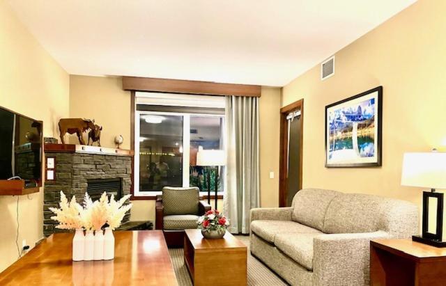 Falcon Crest Lodge 1 Bedroom Condo With Gym & Hot-Tubs & Mountain View Canmore Eksteriør bilde