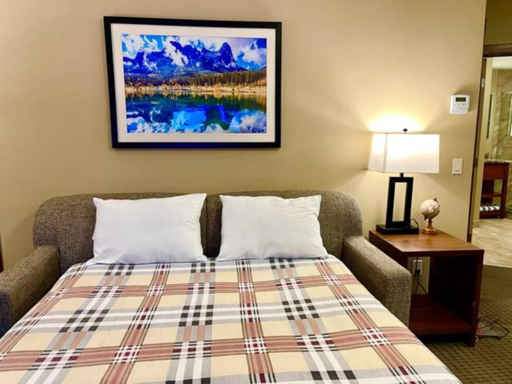 Falcon Crest Lodge 1 Bedroom Condo With Gym & Hot-Tubs & Mountain View Canmore Eksteriør bilde